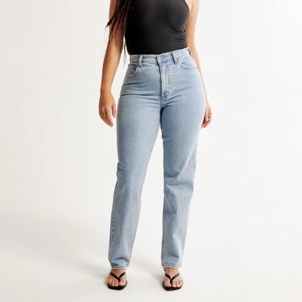 Abercrombie Curve Love ultra High Rise 90s Straight